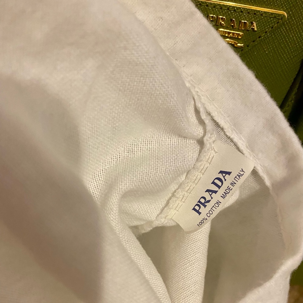✨HP✨ Prada Bag - Picture 16 of 16